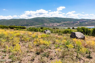 3_Land-Lot_high_3709444