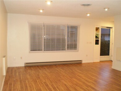 31 Fox Ridge Crescent, Warwick, RI 02886 - photo 3