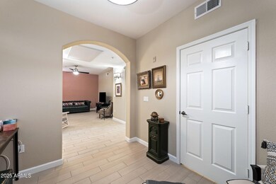 007__920 E Devonshire Ave unit 4005
