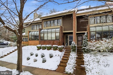 10995 Thrush Ridge Rd, Reston, VA 20191 - photo 3