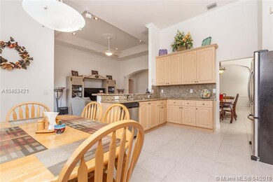 Eat-In Kitchen