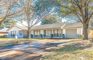 429 Brookview Dr, Hurst, TX 76054 - photo 2