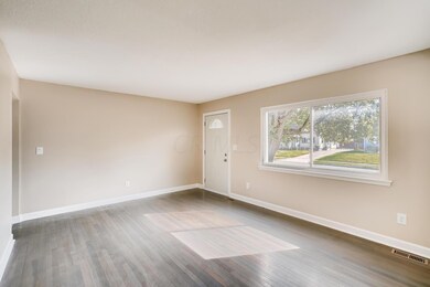 4265 Blythe Road Columbus OH-large-004-0