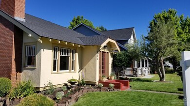 253 SW 8th St, Redmond, OR 97756 - photo 6