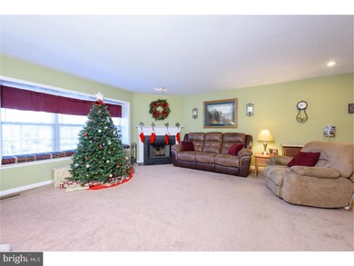 403 Princeton Cir unit 403, Newtown Square, PA 19073 - photo 3