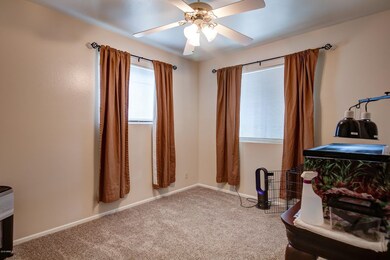 3576 E Tremaine Ave-40