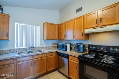 124 W Ivyglen St, Mesa, AZ 85201 - photo 5