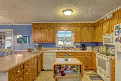 105 Pond View Ln Hampstead NC-large-004-