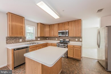 8905 Brae Brooke Dr, Lanham, MD 20706 - photo 7