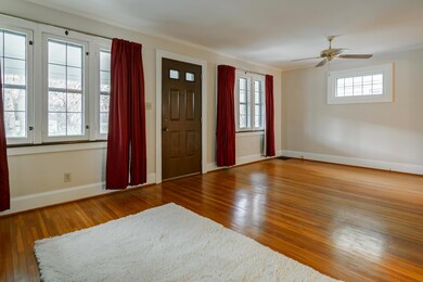 39 E. Longview Ave.