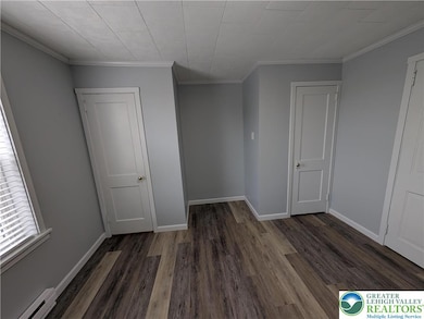 1111 Catasauqua Rd unit 2nd floor, Whitehall, PA 18052 - photo 5