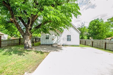200 E Freeman St, Ennis, TX 75119 - photo 2