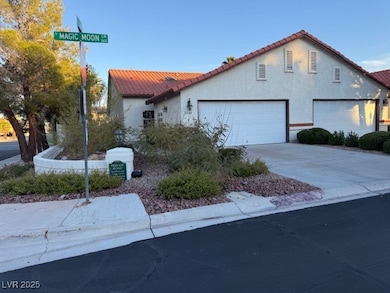 2604 Magic Moon Ln, Las Vegas, NV 89146 - photo 2