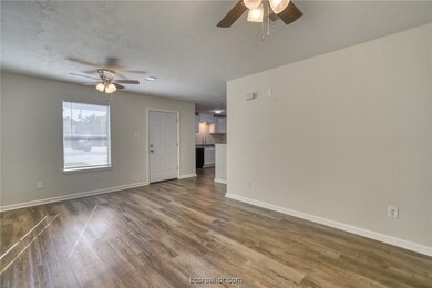 2705 Sprucewood St unit A, Bryan, TX 77801 - photo 4