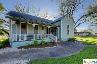 581 E Camp St, New Braunfels, TX 78130 - photo 7