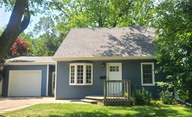 707 E 27th St S, Newton, IA 50208 - photo 2