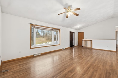 305 Mack Dr unit 9, Reedsburg, WI 53959 - photo 4