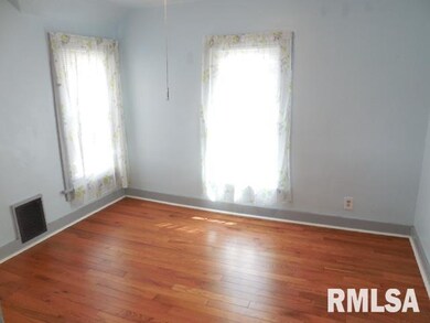 2028 Iowa St, Davenport, IA 52803 - photo 6