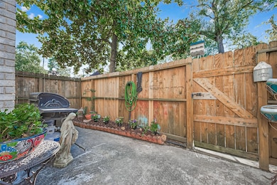 17645 Red Oak Dr unit 7645, Houston, TX 77090 - photo 6