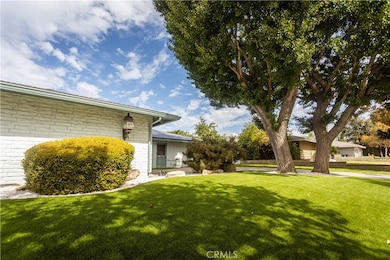 521 W Memory Ln, Santa Ana, CA 92706 - photo 3