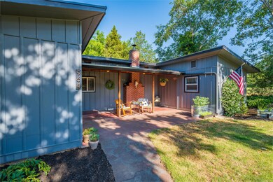 964NE10thSt-003