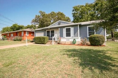 1725 E Hilton St, Sherman, TX 75090 - photo 3