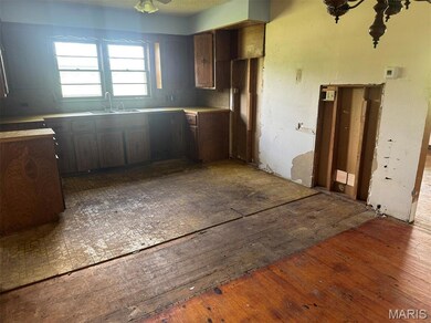 340 S Kitchen St, Dexter, MO 63841 - photo 6