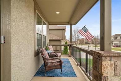 805 S Franklin St, Raymore, MO 64083 - photo 4