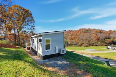 527 Saunders Rd, Franklin, NC 28734 - photo 3