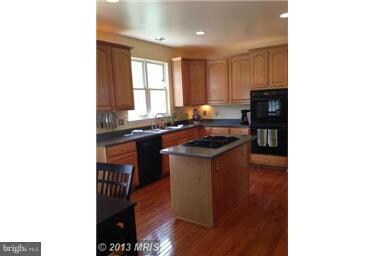9332 Worthington Dr, Bristow, VA 20136 - photo 3