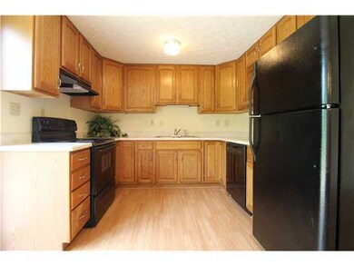 707 Cherrymonte Dr, Columbus, OH 43228 - photo 2