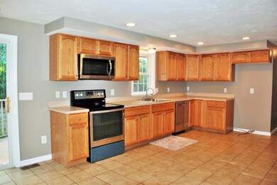 81 Liberty St, Plymouth, MA 02360 - photo 7