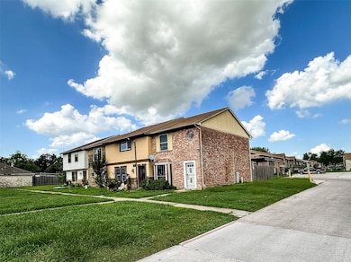 15454 Chipman Ln unit 5454, Houston, TX 77060 - photo 2