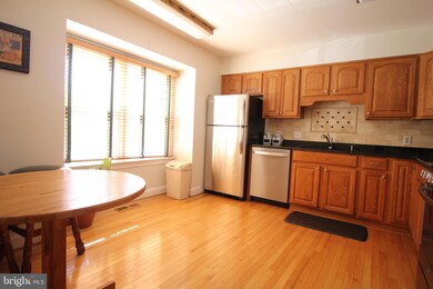 3036 Southern Elm Ct, Fairfax, VA 22031 - photo 3