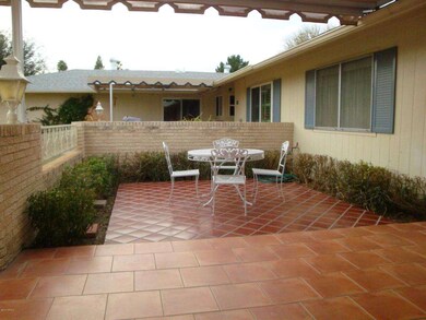 2 GREAT FRONT TILED PATIO