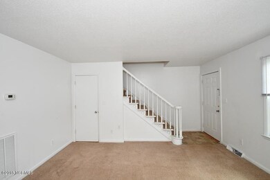 327 Richlands Ave unit 3, Jacksonville, NC 28540 - photo 6