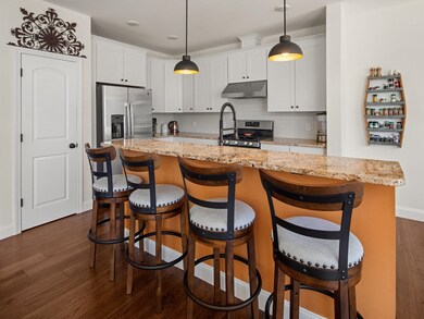 Spacous Kitchen w/ Granite