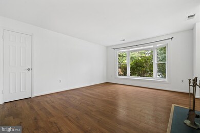 10192A Ashbrooke Ct unit 113, Oakton, VA 22124 - photo 5