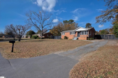 106 Middleton Ln, Greenville, SC 29607 - photo 2