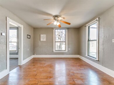 521 N 11th St, Guthrie, OK 73044 - photo 4