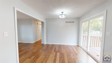5947 SW Auburn Rd, Topeka, KS 66610 - photo 5