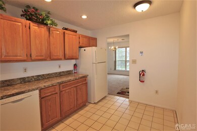 190 Sapphire Ln unit 5721, Franklin Park, NJ 08823 - photo 6