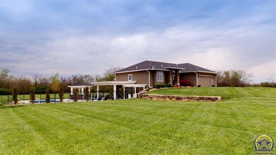 5019 SW Knudsen Rd, Topeka, KS 66610 - photo 3