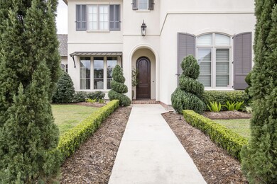 218 English Gardens