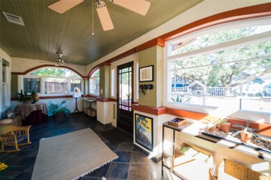 3404 Yupon St, Houston, TX 77006 - photo 3