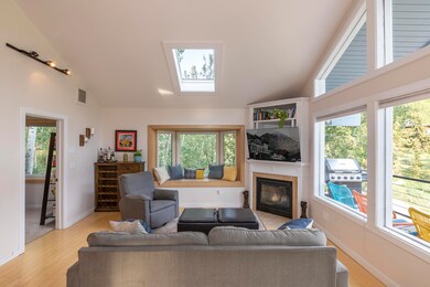 77 Hillside Lane-004-018-Living Room-MLS
