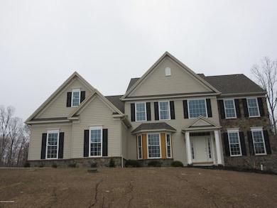 1055 Manor Dr, Mountain Top, PA 18707 - photo 2