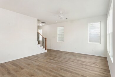 1266 Oakmont Bend Dr Dr, Houston, TX 77091 - photo 4