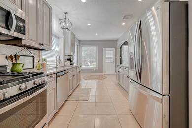 31507 Crestwood Park, Conroe, TX 77385 - photo 7