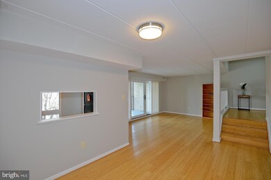 116 Roberts Ln unit 300, Alexandria, VA 22314 - photo 5